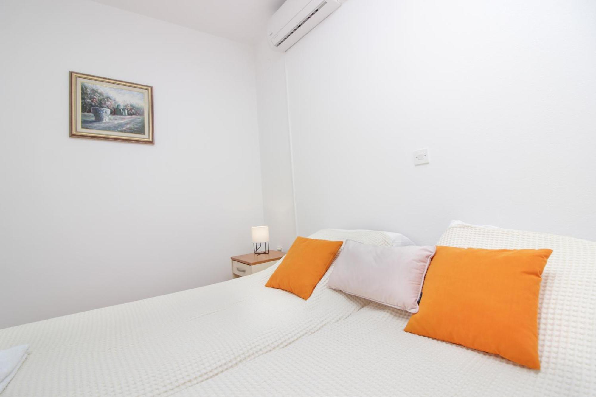 Apartments And Rooms With Parking Space Nin, Zadar - 5805 Pokój zdjęcie